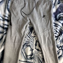 Nike Men’s Tech Fleece Sweatpants