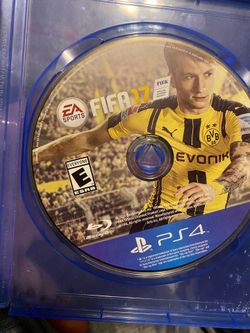 FIFA 17 PS4 Game Disc