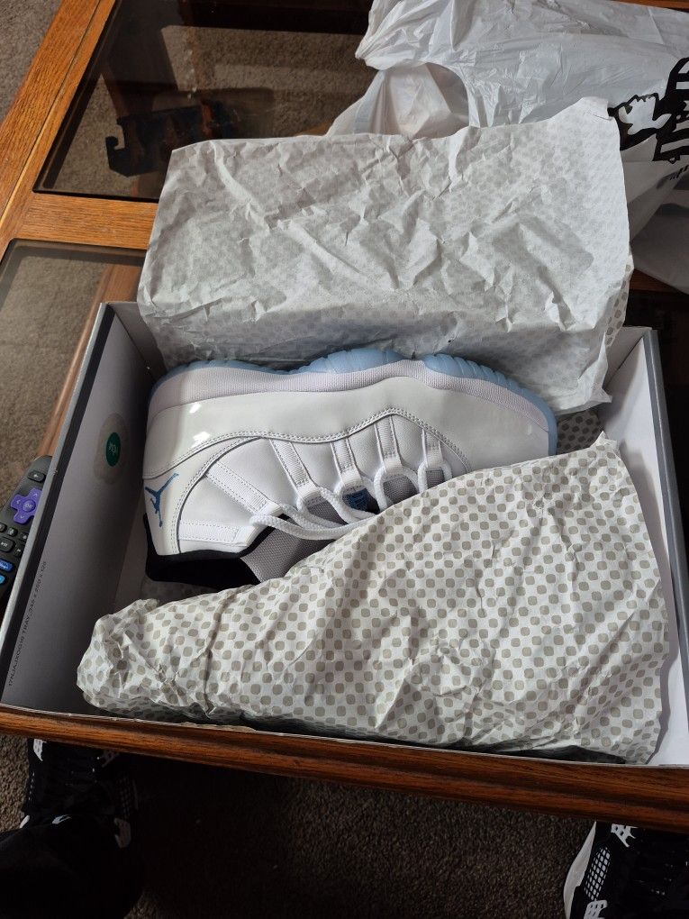 Jordan 11 Legend Blue