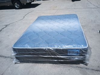 New queen mattress and box spring