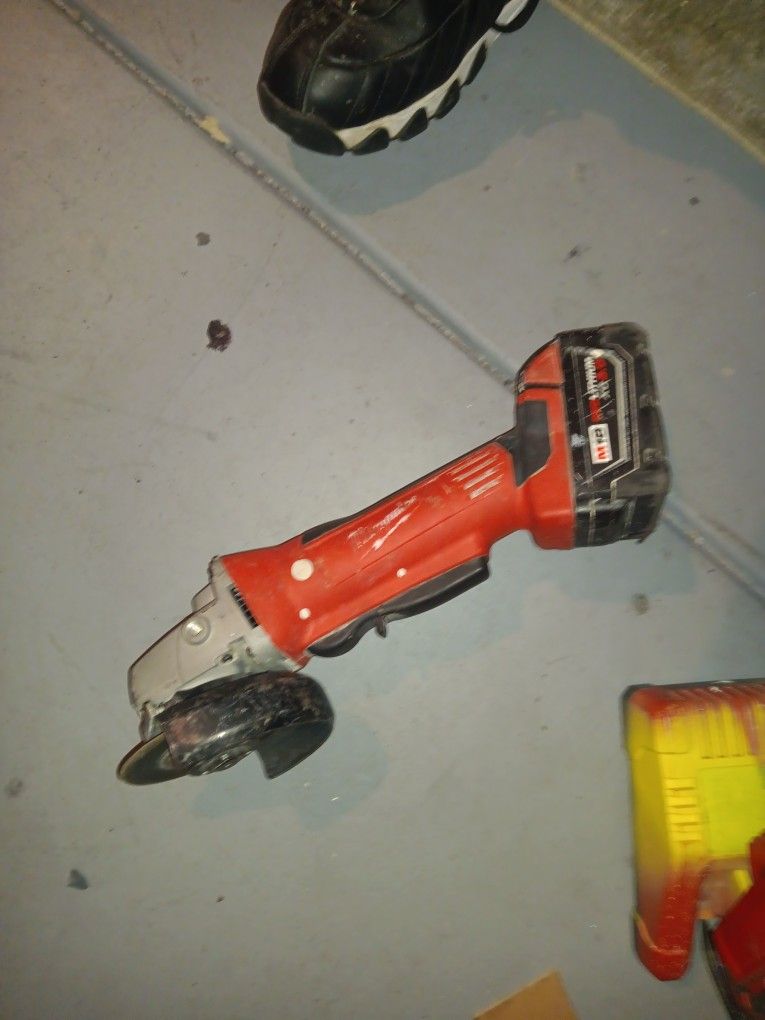Milwaukee grinder