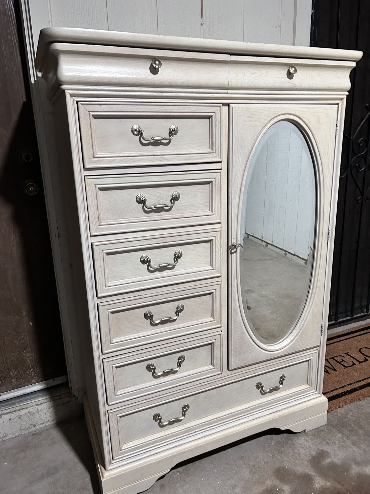 Classic vintage vertical dresser wardrobe with mirror