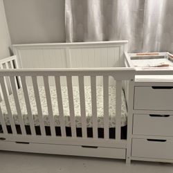 Graco Hadley 5-in-1 Convertible Crib & Changer – GREENGUARD Gold Certified, Fits Standard Crib Mattress, Converts to Toddler Bed and Full Bed, 4 Adjus