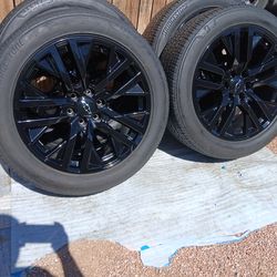 2024 OEM ORIGINAL TAKEOFFS CHEVY SILVERADO HIGH COUNTRY 22 INCH TIRES BRIDGESTONE 98 % $ 2299