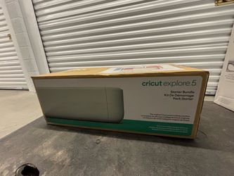 Cricut Explore 5 Smart Die-Cutting Machine Starter Bundle - Cream