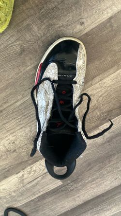 Pre owned size 5 Jordan 2s