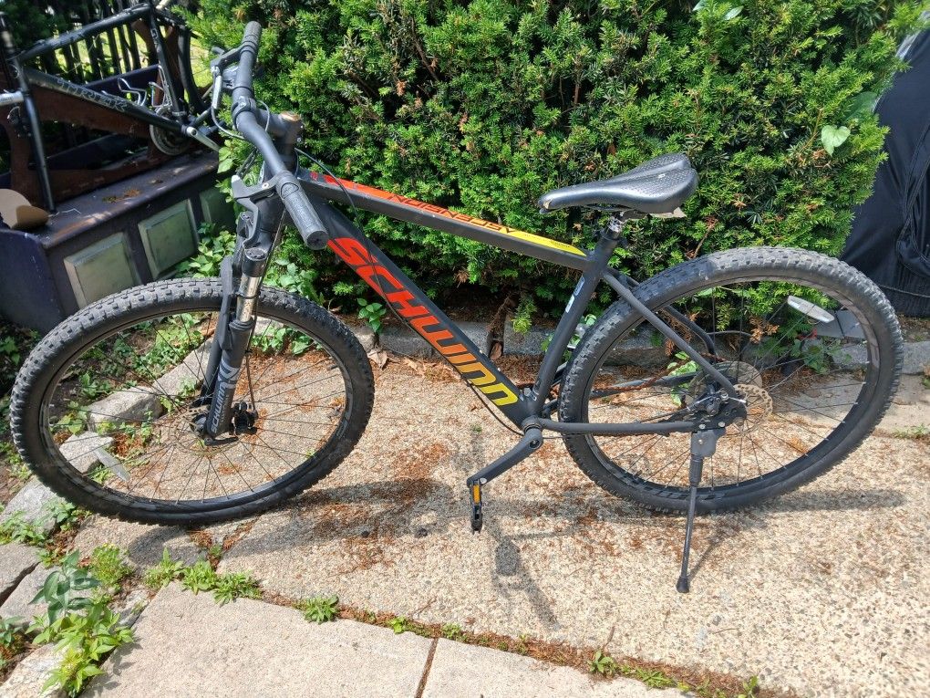 Schwinn Ascension Mountain Series 6061 Bike