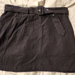 Womens black nine west skirt