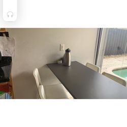 Formic Table L