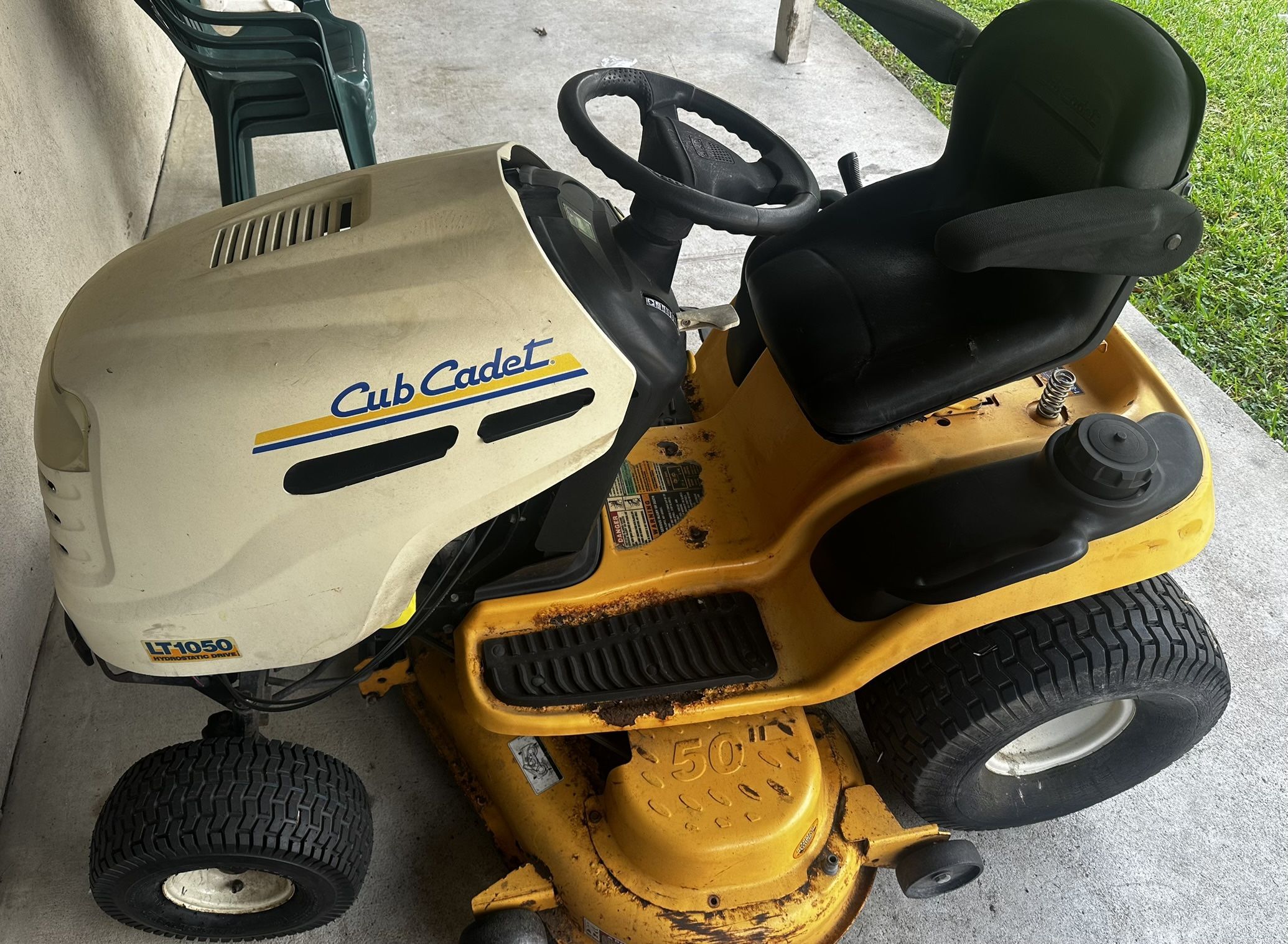 Cub Cadet Lawnmower Tractor