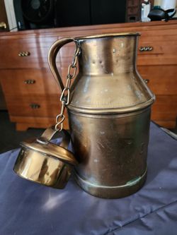 Buhl-Detroit 4-quart, copper/copper-plated, complete with lid and chain, patina from use, ownership mark.