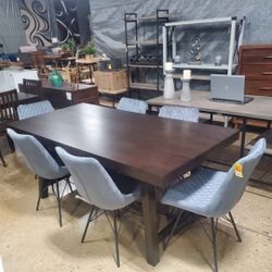 Beautiful 7 Pc Brown Dining Set With 6 Fabric Chairs (New)