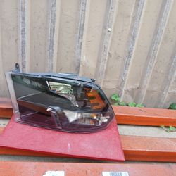 2009-2018 Dodge Ram 1500 Driver Headlight