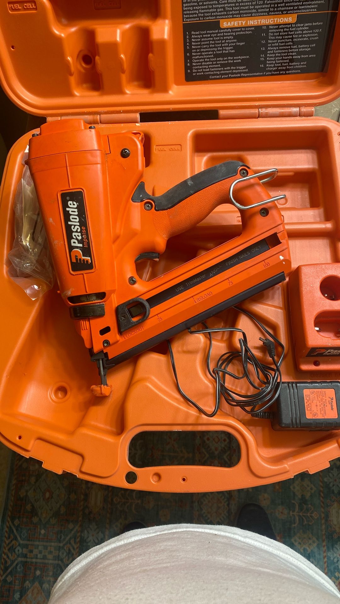 Paslode impulse 16 gauge angled finish nailer