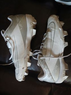 Football Shoes 8.5 In Good Condition