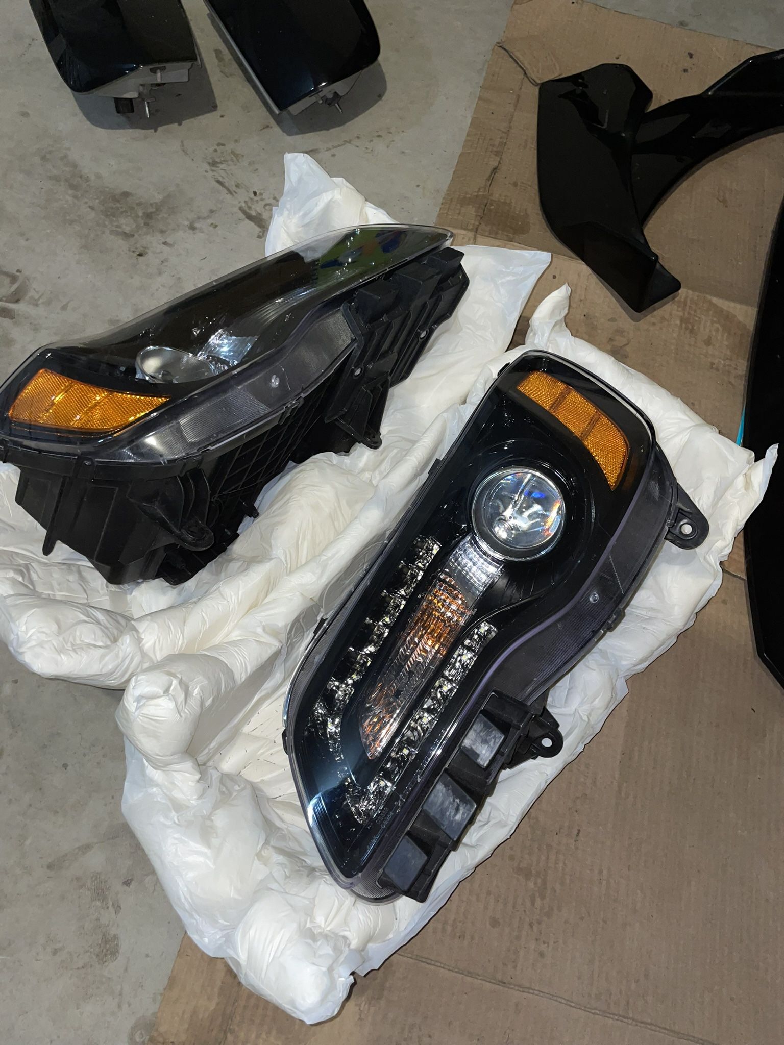 2011-2022 Chrysler 300 Headlights