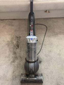 Dyson Animal 3 Upright Vaccum