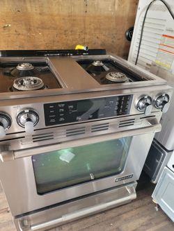 Jenn-Air Gas Stove