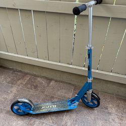 Razor scooter