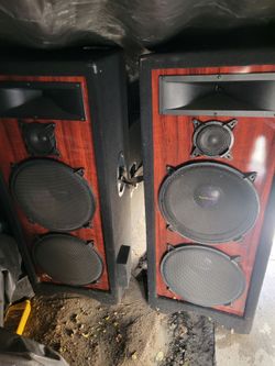 D j speakers