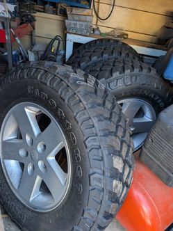 Firestone Destination M/T2  Max Traction Mud Terrain Tire for 4x4  with rims