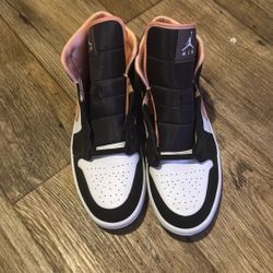 jordan 1 mid wmns peach mocha size 11.5 wmns 10 mens