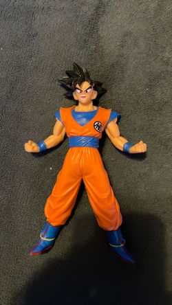 Goku Figurine