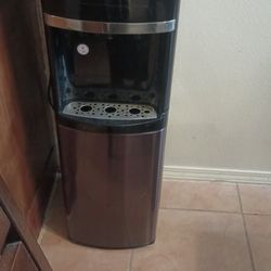 Water dispenser