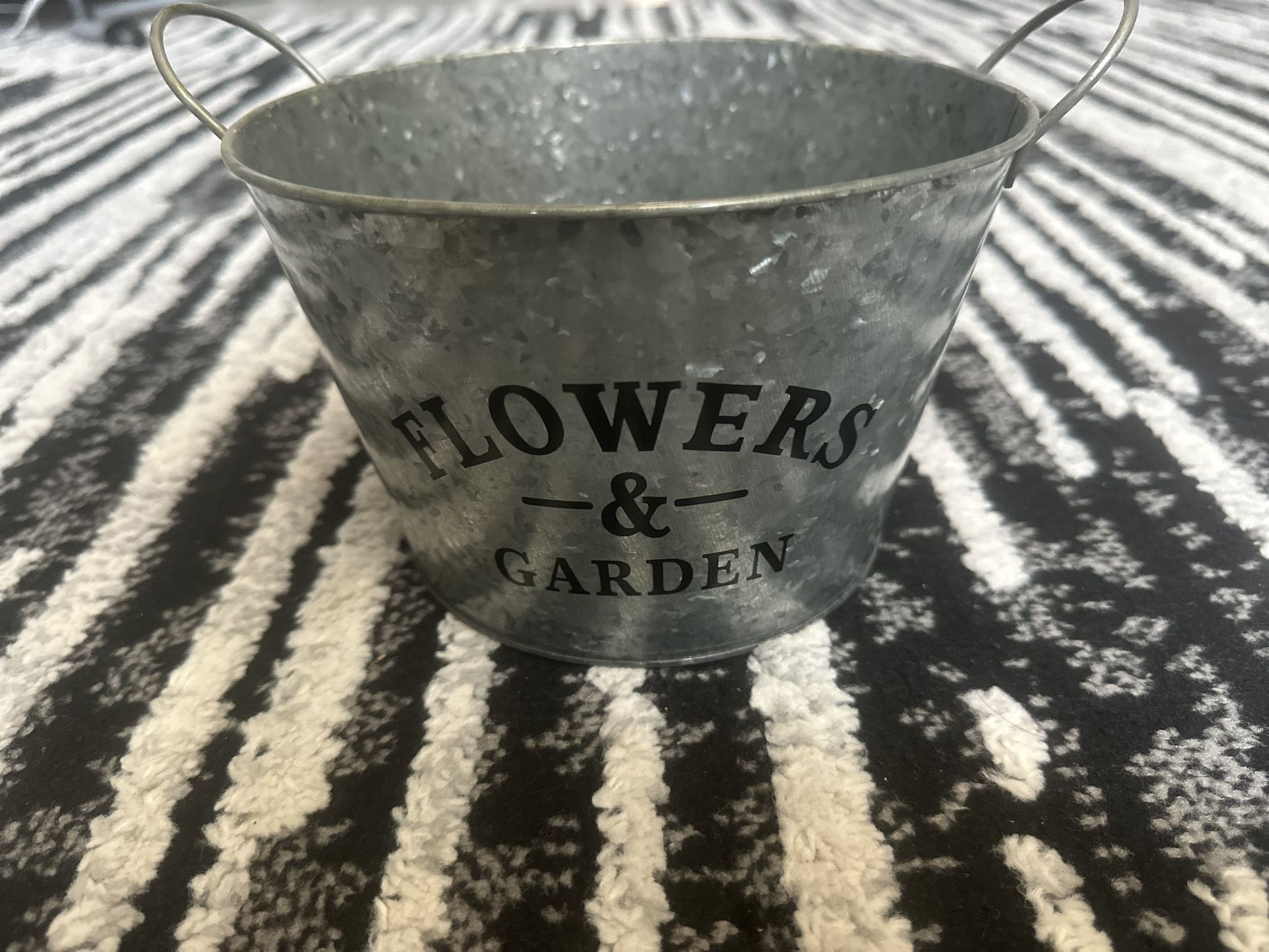 Flowers And Garden Theme Galvanized Metal Bucket:pot