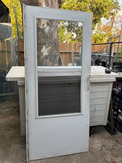 Puerta de aluminum y vidrio