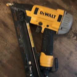 Dewalt Pneumatic Finish Gun