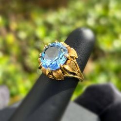 18k solid yellow gold 10 CTW Aquamarine stone ring size 5