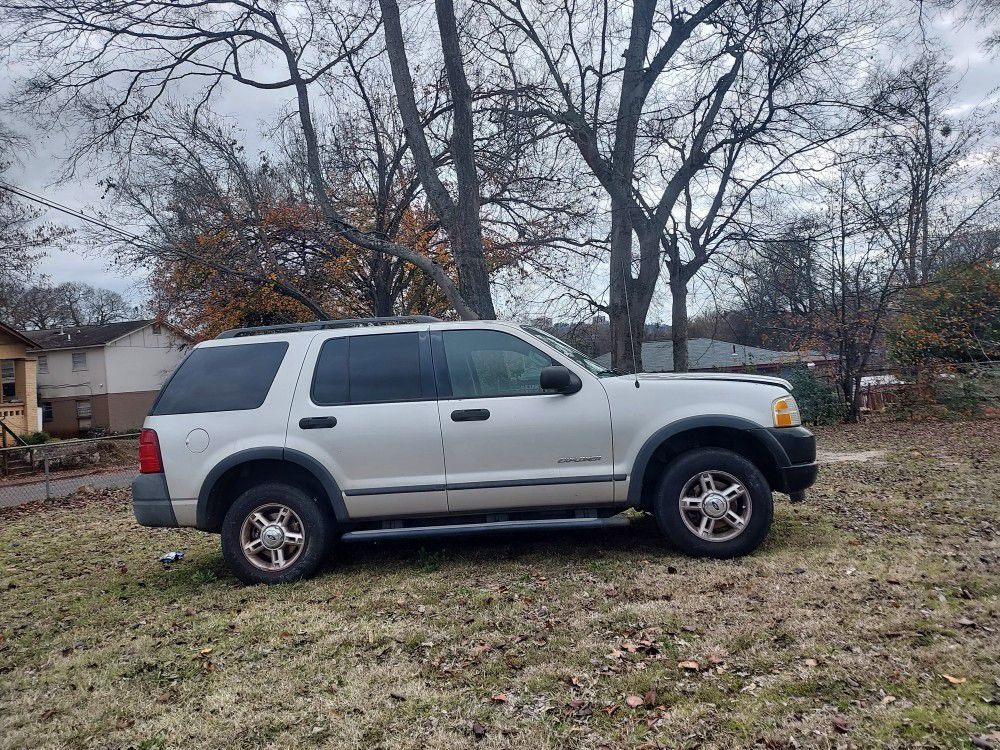 2004 Ford Explorer