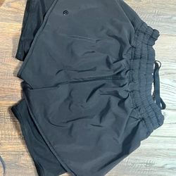 Preloved great condition  Lululemon Sz 4 $20