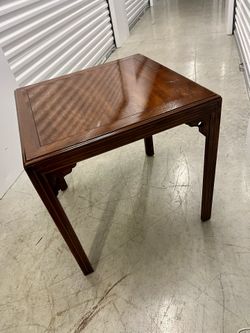 1980s Vintage Henredon Chinoiserie Walnut Side Table