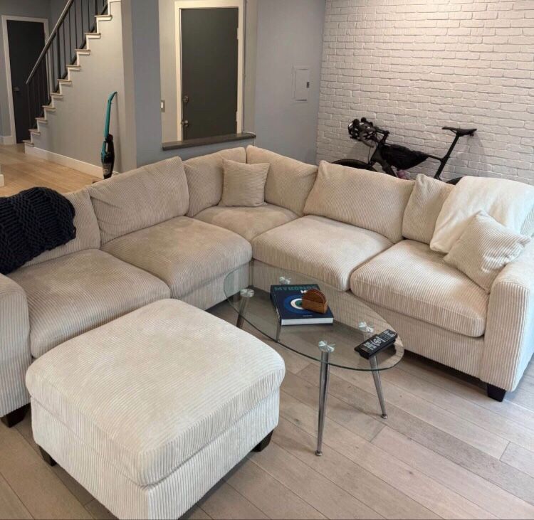 Beautiful! 4-pc Sectional Sofa With Ottoman Ivory Corduroy