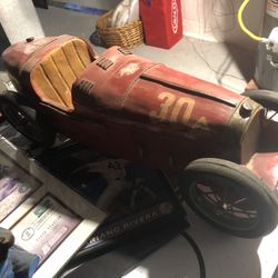 24 Inch polyresin car 