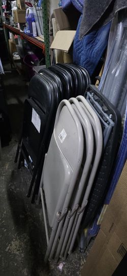 METAL FOLDING CHAIRS