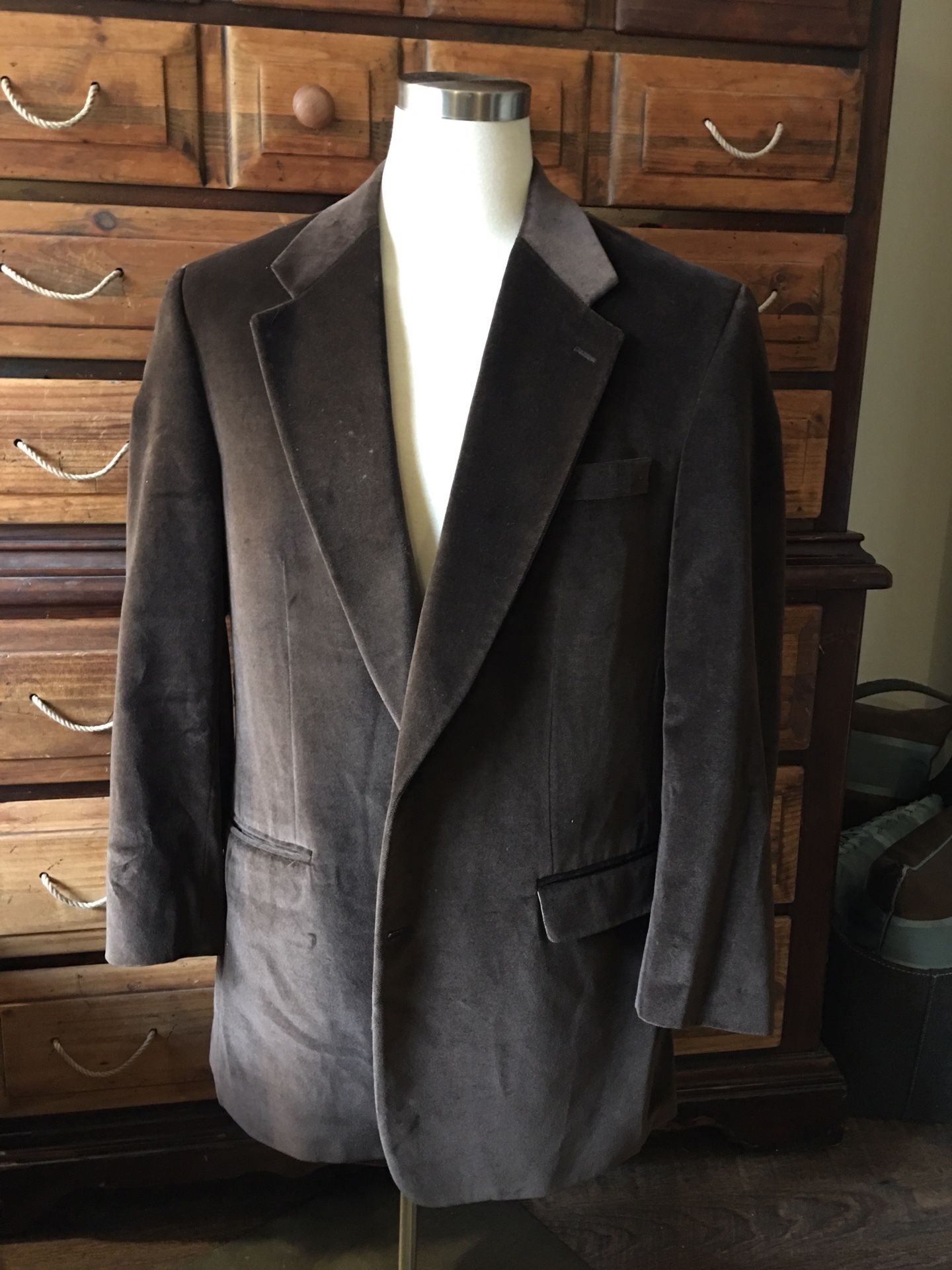 Brown Velvet Men’s Sport Coat 44 T
