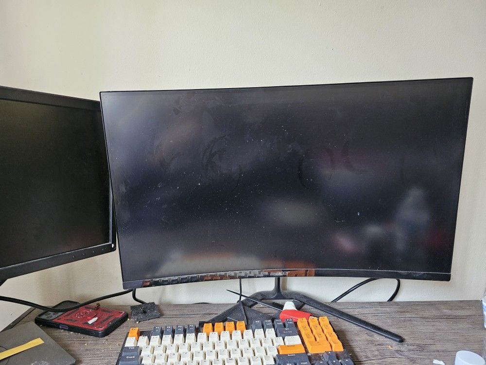2 Monitors