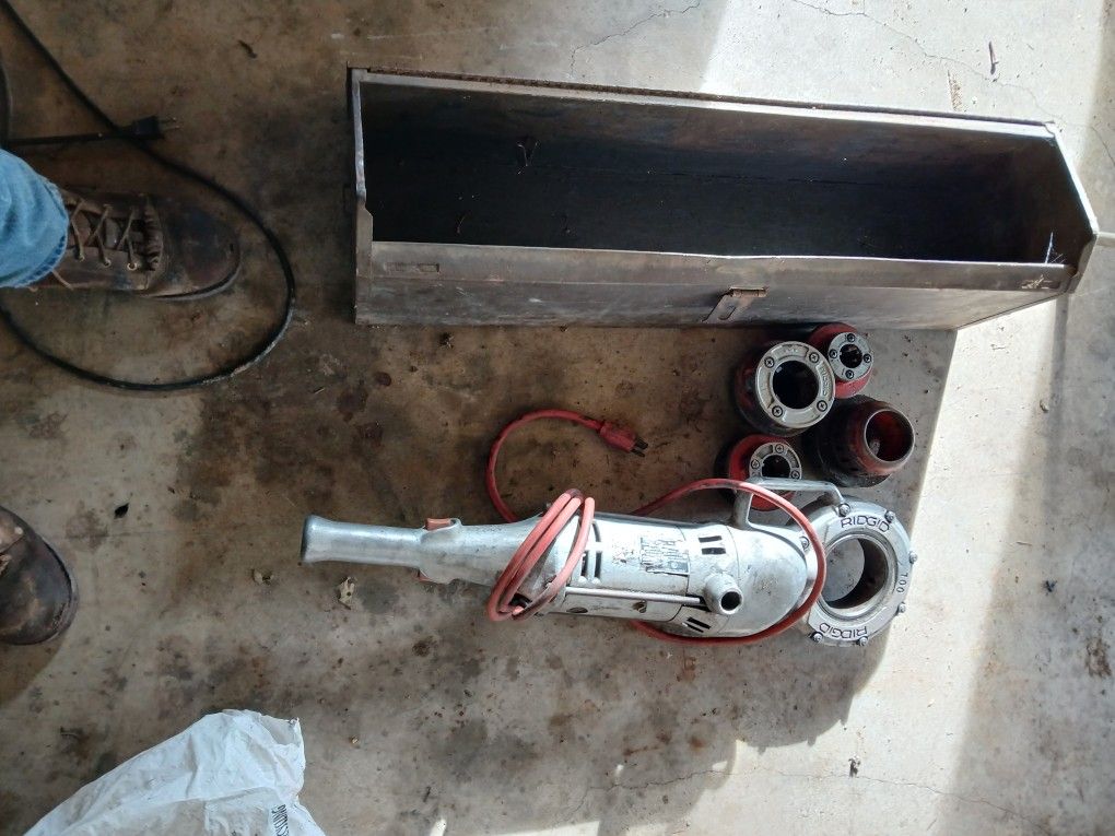 Ridgid 700 Whith Dies