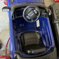 Blue Range Rover Power wheel 