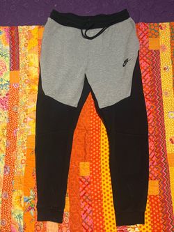 Nike tech sweats good condition size M