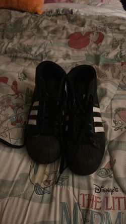 Adidas shoes, woman size 5 1/2