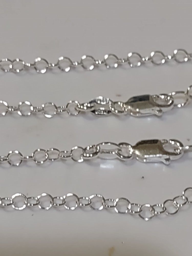 Sterling silver rolo chain 2.9 mm wide and 24 inches long.