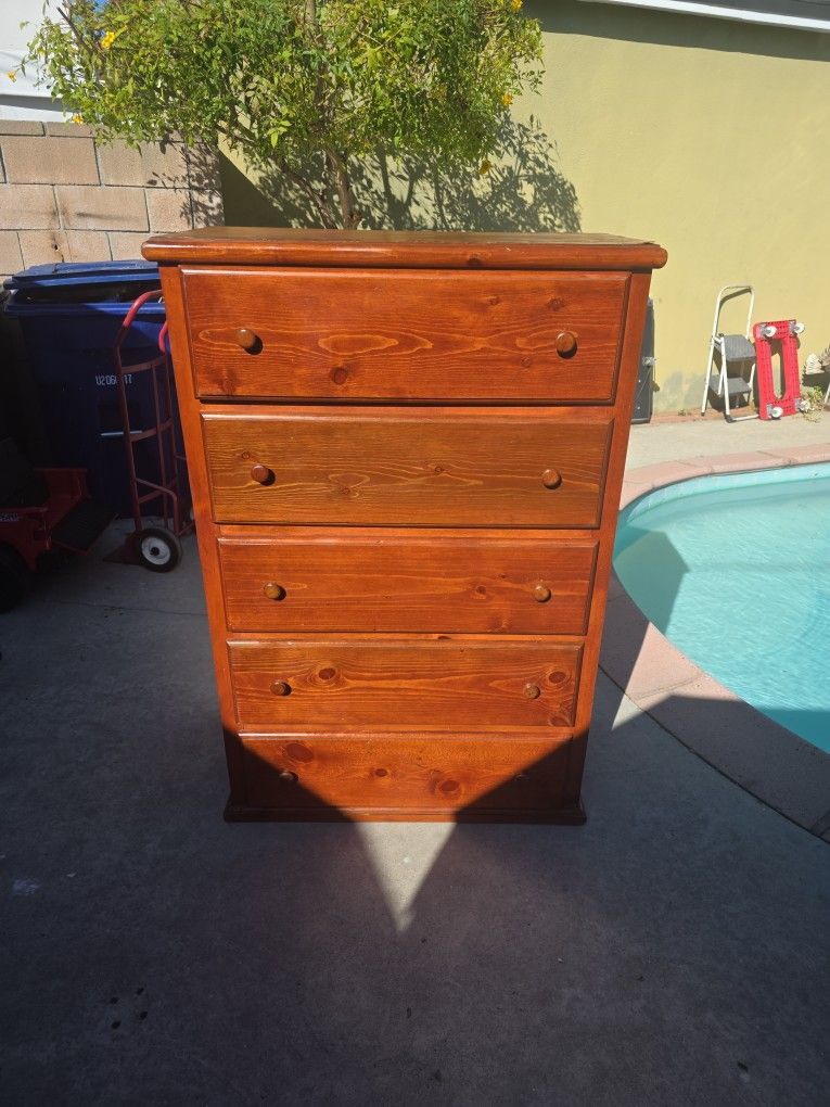 Dresser Chest