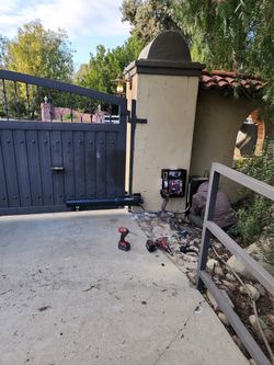Gate
