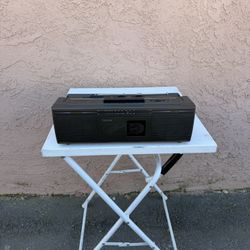 Toshiba Stereo Radio Cassette Recorder Portable Boombox RT8018  radio only works 