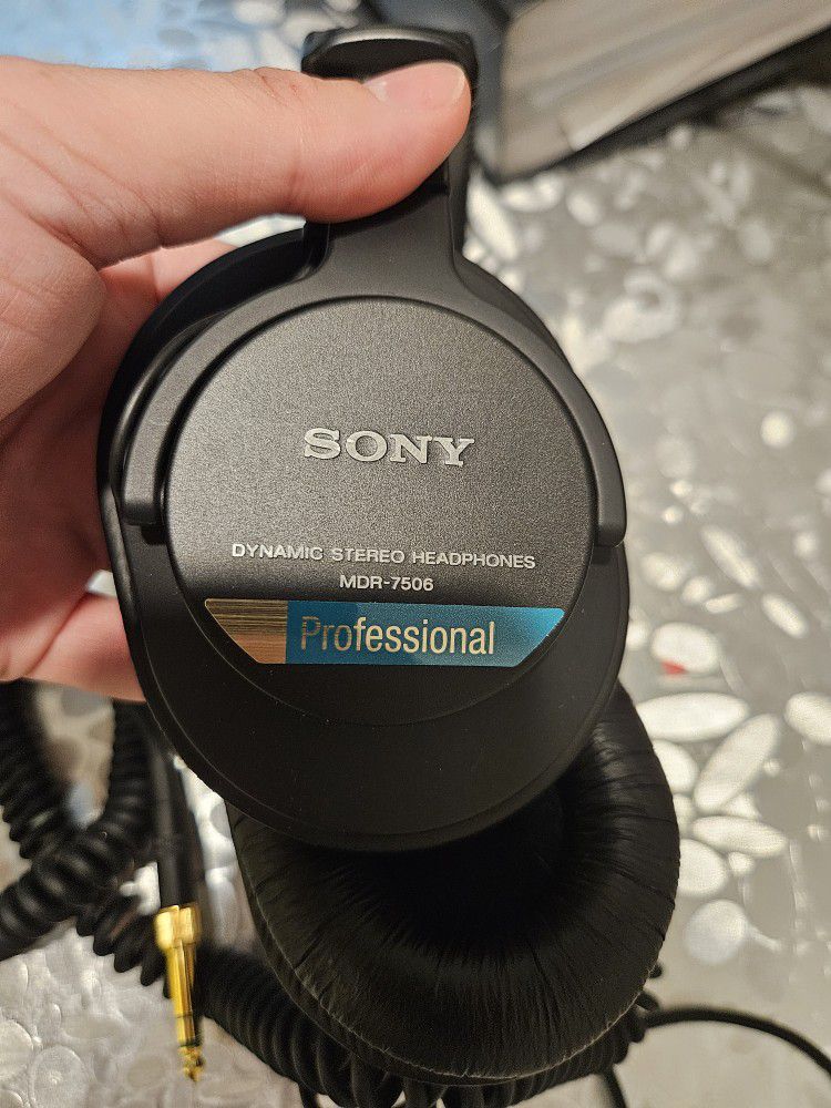 Sony Professional MDR 7506 Headphones