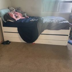 Double Twin Beds With Two Drawers